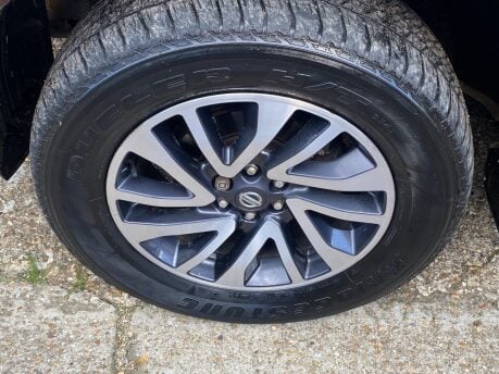 Nissan Navara DCI TEKNA 4X4 SHR DCB 16