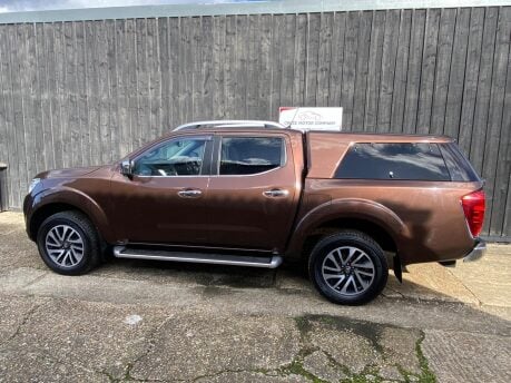 Nissan Navara DCI TEKNA 4X4 SHR DCB 5