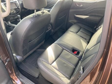 Nissan Navara DCI TEKNA 4X4 SHR DCB 32