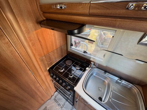 Autosleeper Nuevo *** SOLD *** 18