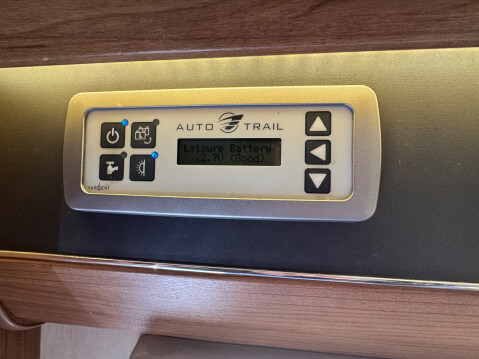 Auto-Trail Tracker EKS *** SOLD *** 20