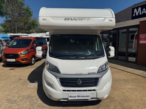 Swift Escape 696 1 OWNER ONLY 12,000 MILES 32