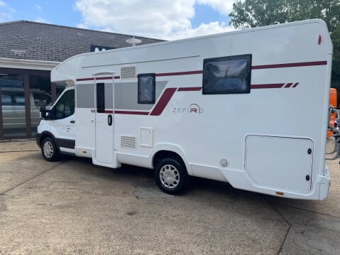 Roller Team Zefiro 696 FIXED BED, REAR BEDROOM 4 BERTH COACH BUILT 2