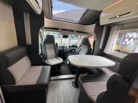 Roller Team Zefiro 696 FIXED BED, REAR BEDROOM 4 BERTH COACH BUILT 16