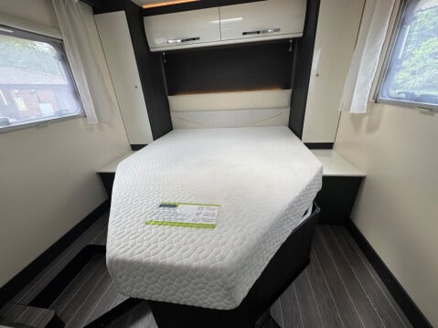Roller Team Zefiro 696 FIXED BED, REAR BEDROOM 4 BERTH COACH BUILT 26