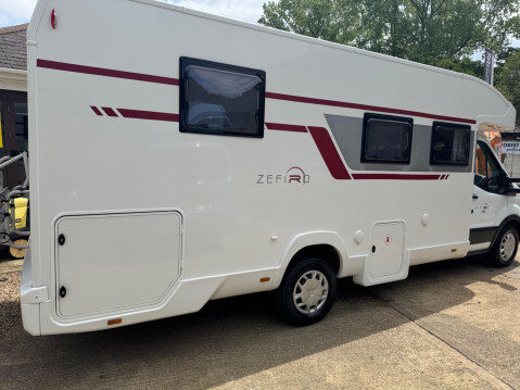 Roller Team Zefiro 696 FIXED BED, REAR BEDROOM 4 BERTH COACH BUILT 36