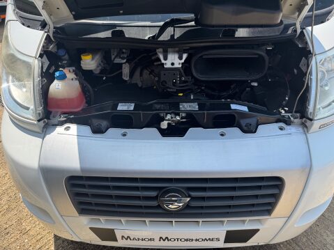 Auto-Trail Frontier SCOUT 4 AUTOMATIC VERY LOW MILEAGE 6
