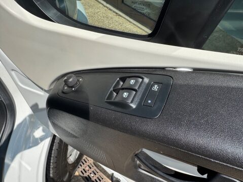 Auto-Trail Frontier SCOUT 4 AUTOMATIC VERY LOW MILEAGE 7