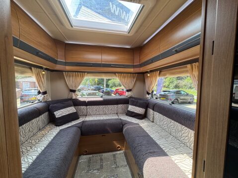 Auto-Trail Frontier SCOUT 4 AUTOMATIC VERY LOW MILEAGE 24