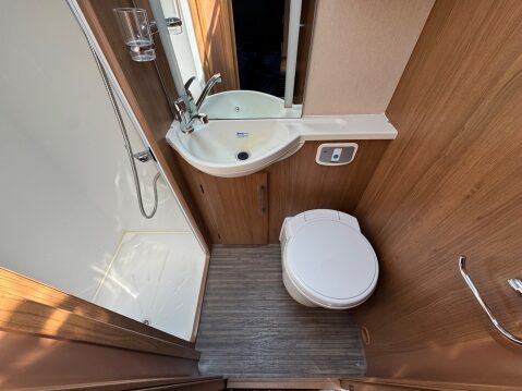 Auto-Trail Frontier SCOUT 4 AUTOMATIC VERY LOW MILEAGE 29