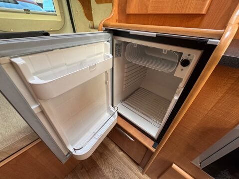 AJW Leisure 4 Berth High Top REAR BUNKS, SHOWER, NICE SPEC 21