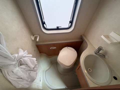 Adria Twin MAXI VAN - ULTRA RARE 4 BERTH DROP DOWN DOUBLE AND REAR DOUBLE 22