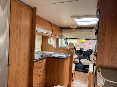 Burstner Aviano I684 4 BERTH FIXED BED A CLASS 21