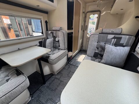 Romahome R40 ONLY 19,000 MILES, 4 BERTH 6 BELTS 21