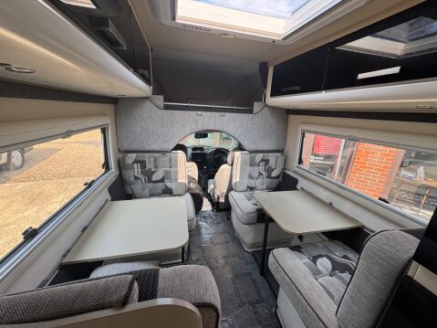 Romahome R40 ONLY 19,000 MILES, 4 BERTH 6 BELTS 13