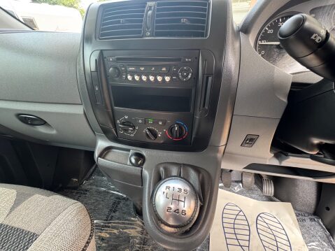Romahome R40 ONLY 19,000 MILES, 4 BERTH 6 BELTS 9