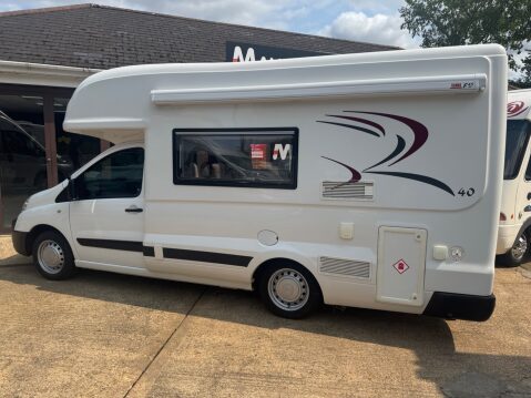 Romahome R40 ONLY 19,000 MILES, 4 BERTH 6 BELTS 2