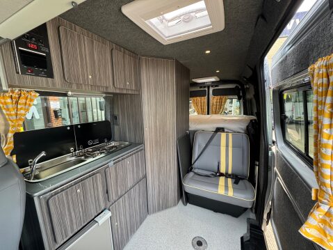 Volkswagen Crafter FIXED BED, 2 BERTH HIGH TOP CAMPER VAN 17