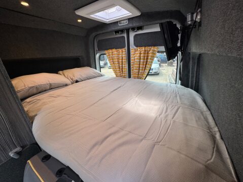 Volkswagen Crafter FIXED BED, 2 BERTH HIGH TOP CAMPER VAN 18