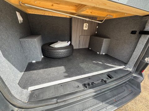 Volkswagen Crafter FIXED BED, 2 BERTH HIGH TOP CAMPER VAN 27