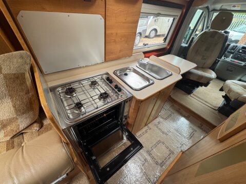 IH Motorhomes TIO RL AUTOMATIC MAXI 160 BHP 19