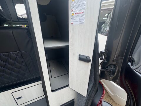 Volkswagen Transporter WEST DUBS 4 BERTH 5 BELT CAMPER VAN 15