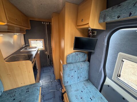 La Strada Pronto 2 BERTH HIGH TOP WITH SHPWER - TOILET 15