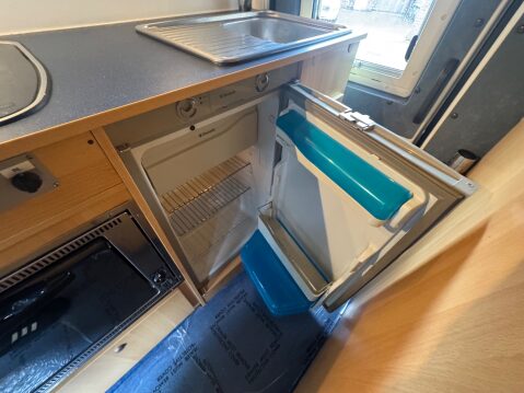 La Strada Pronto 2 BERTH HIGH TOP WITH SHPWER - TOILET 13