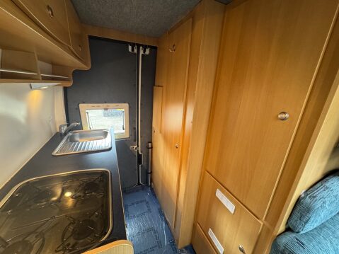 La Strada Pronto 2 BERTH HIGH TOP WITH SHPWER - TOILET 16