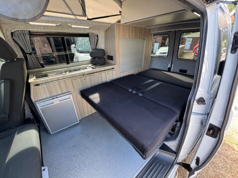 Volkswagen Transporter VW T6 FUNKY DUBZ 4 BERTH POP TOP 23
