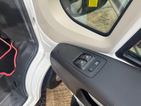 Auto-Trail Tribute 669 1 OWNER TWIN DOUBLE BEDS A MUST SEE 7