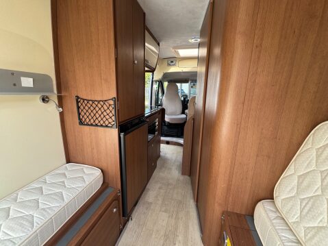 Auto-Trail Tribute 669 1 OWNER TWIN DOUBLE BEDS A MUST SEE 24