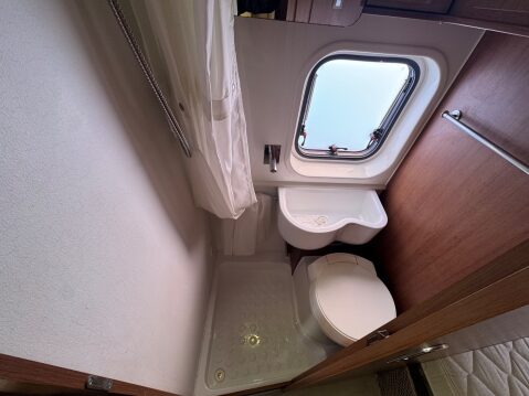 Auto-Trail Tribute 669 1 OWNER TWIN DOUBLE BEDS A MUST SEE 19