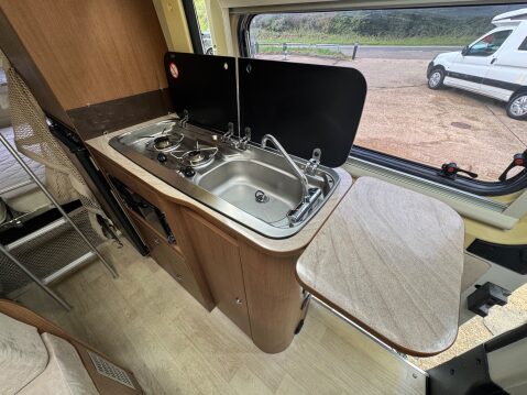 Auto-Trail Tribute 669 1 OWNER TWIN DOUBLE BEDS A MUST SEE 11