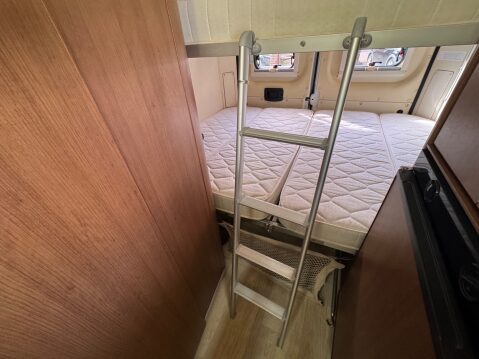 Auto-Trail Tribute 669 1 OWNER TWIN DOUBLE BEDS A MUST SEE 18
