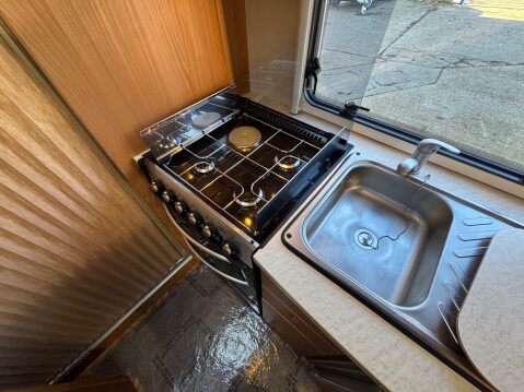 Autocruise Oakmont ISLAND BEDROOM, 4 BERTH COACH BUILT 16