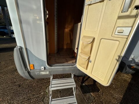 Hymer B544 4 BERTH A CLASS DROP DOWN BED 8