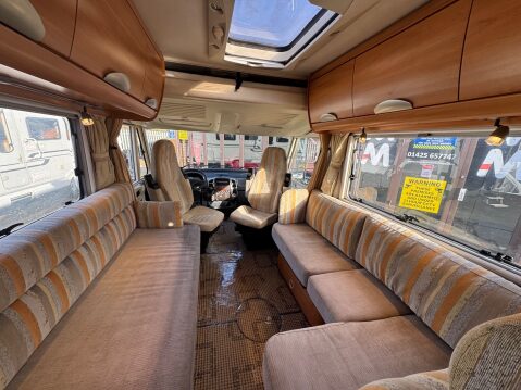 Hymer B544 4 BERTH A CLASS DROP DOWN BED 12