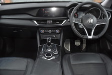 Alfa Romeo Stelvio 2.0TB 4WD NERO EDIZIONE 8