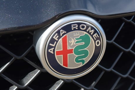 Alfa Romeo Giulia V6 BITURBO QUADRIFOGLIO 3
