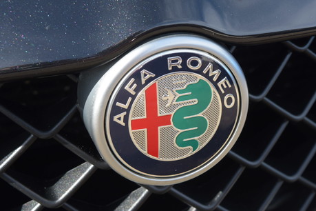 Alfa Romeo Giulia V6 BITURBO QUADRIFOGLIO 4