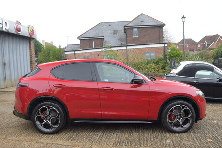 Alfa Romeo Stelvio 280BHP 2.0 TB Veloce 16