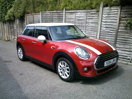 Mini Hatch COOPER ONLY 33,000 MILES FROM NEW