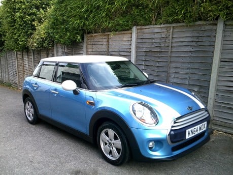 Mini Hatch COOPER ONLY 49,000 MILES FROM NEW 1