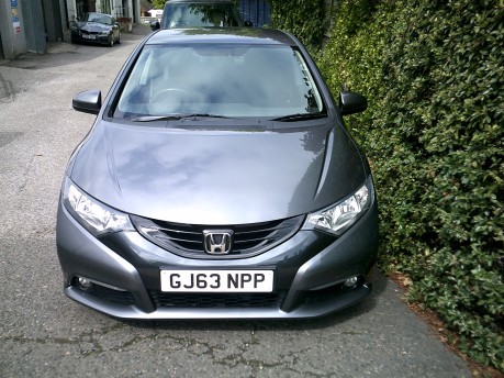 Honda Civic I-VTEC ES ONLY 27,000 MILES FROM NEW 5