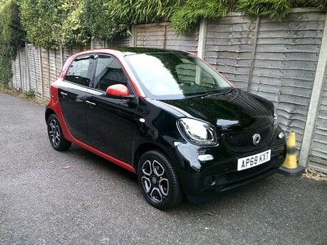 Smart Forfour PRIME PREMIUM ONLY 15,000 MILES FROM NEW