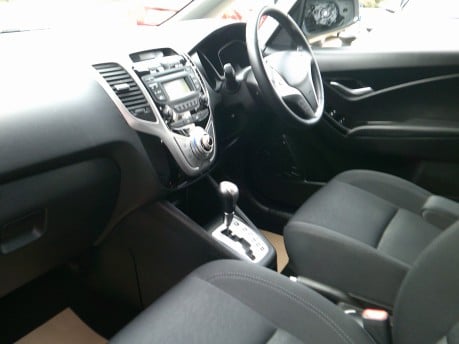 Hyundai ix20 ACTIVE ONLY 35,000 MILES FROM NEW 12