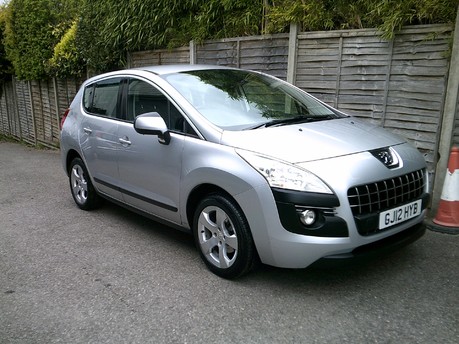 Peugeot 3008 SPORT HDI ONLY 105,000 MILES FROM NEW