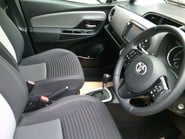 Toyota Yaris VVT-I ICON TECH ONLY 18,000 MILES FROM NEW 9