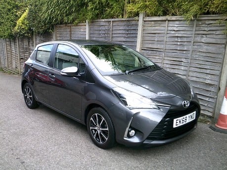 Toyota Yaris VVT-I ICON TECH ONLY 18,000 MILES FROM NEW